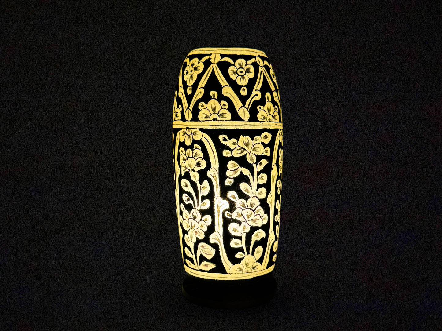 Obsidian Bloom Lamp